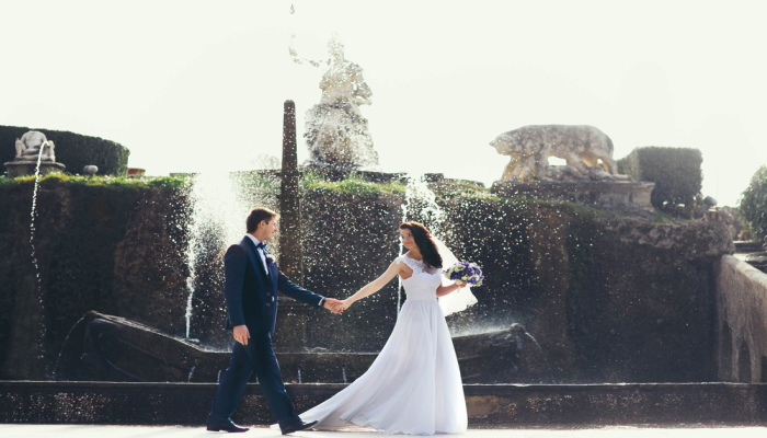 bride and groom in tuscany