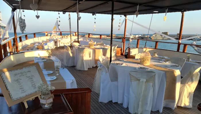 Jolly-Roger-Interior-501