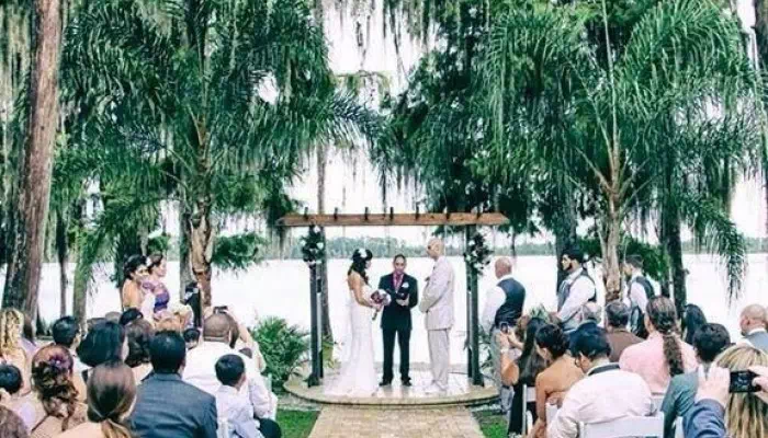 Paradise-Cove---ceremony-under-tree-391